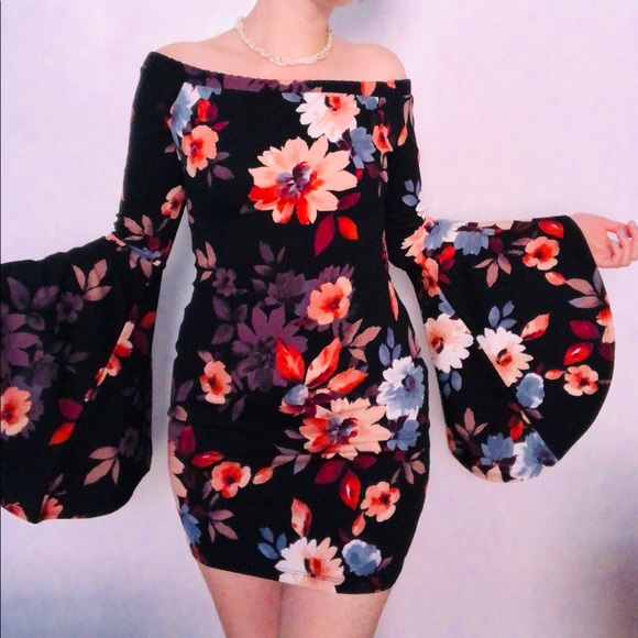 Flower print mini dress - Picture 2 of 8